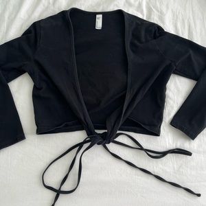 Going-Out Quarter Sleeve Black Tie Top